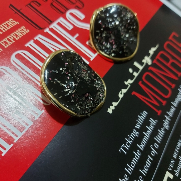 2/$30 Earrings - Picture 3 of 3